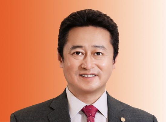 鄧斌-